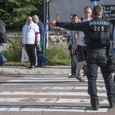 Poliiseja Maarianhaminassa.