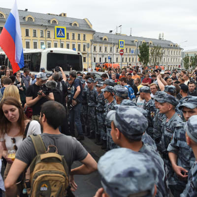Toimittaja Ivan Golunovin tueksi järjestetty mielenosoitus Moskovassa.