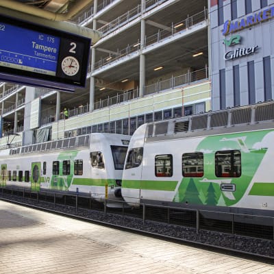 Tåg på Dickursby järnvägsstation