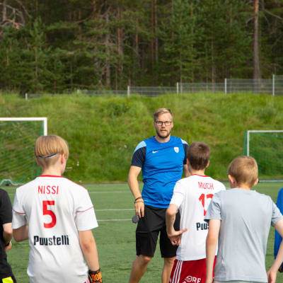 Lapin urheiluakatemian jalkapallovalmentaja Olli-Pekka Piisilä