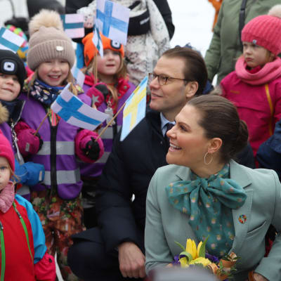 Kruununprinsessa Victoria ja prinssi Daniel vierailulla Ruotsin Pellossa.