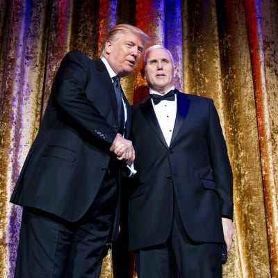 Yhdysvaltain tuleva presidentti Donald Trump ja hänen tuleva varapresidenttinsä Mike Pence.