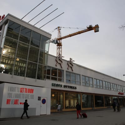 Helsingin Lasipalatsi ulkoa.