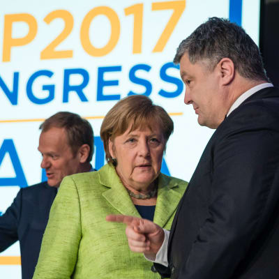 Donald Tusk, Angela Merkel ja Petro Poroshenko osallistuivat Euroopan kansanpuolueen EPP:n puoluekokoukseen Maltalla.
