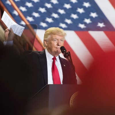 Donald Trump "Make America Great Again" -tilaisuudessa Harrisburgissa 29. huhtikuuta.