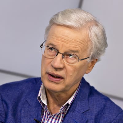Bengt Holmström.