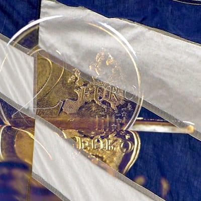 kreikan lippu ja kahden euron kolikko