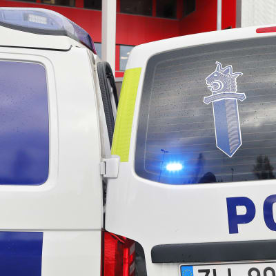 Poliisiauto.