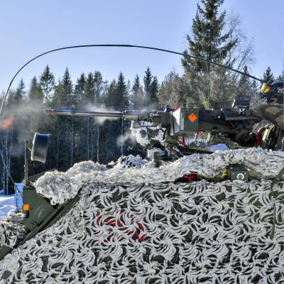 Konekivääri asemissa Northern Wind 2019 - harjoituksisa Ruotisn koilisosassa maaliskuussa 2019.