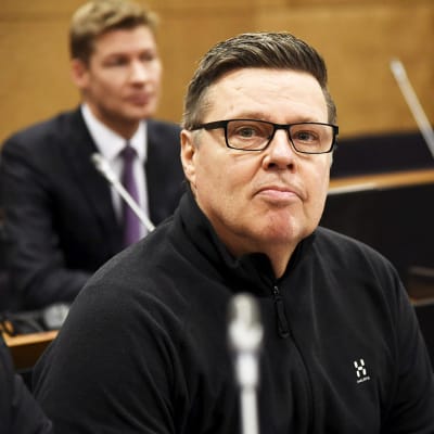 Helsingin huumepoliisin entinen päällikkö Jari Aarnio häntä koskevassa ns. tynnyrijuttua käsittelevässä hovioikeuden istunnossa