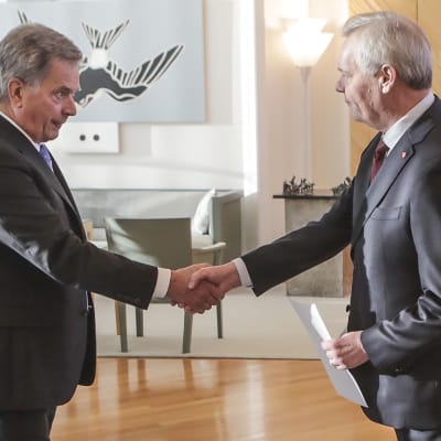 Pääministeri Antti Rinne (sd.) jätti eronpyynnön tasavallan presidentille.