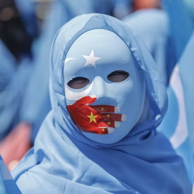 Sadat uiguurit osallistuivat heinäkuussa mielenosoituksen Kiinan konsulaatin edessä. 