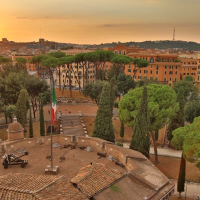 Auringonlasku Roomassa