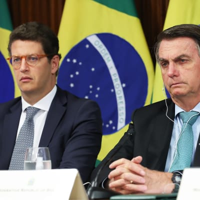 Brasilian ympäristöministeri Ricardo Salles ja presidentti Jair Bolsonaro Yhdysvaltain presidentin Joe Bidenin järjestämässä etähuippukokouksessa torstaina 22. huhtikuuta.
