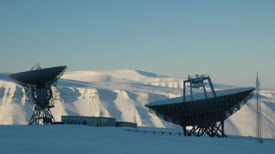 Radarantenner på Svalbard.