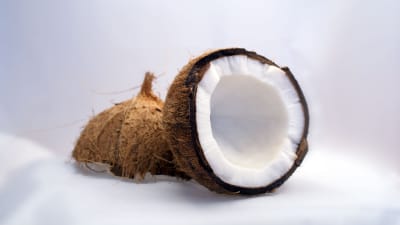 Omstrodd MCT-olja görs i huvudsak på kokosfett