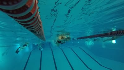 Fridykning i simhallen i Jakobstad