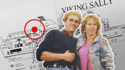 En karta över sverigebåten Viking Sally. Framför den ett ungt par.