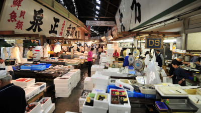 Vy från den stora fiskmarknaden i Tokyo