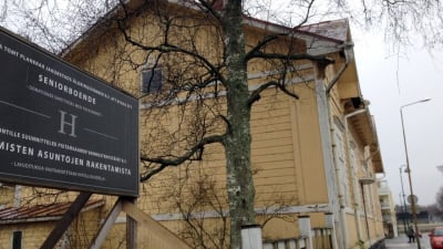 Jakobstads åldringsvänners äldreboende Hötorgscentret.