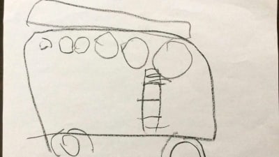 Bild av ett dagis på hjul, två hjul och en buss med dörr.