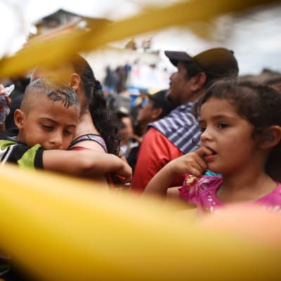 Migranter från Honduras vid gränsen mellan Honduras och Mexiko 2018.