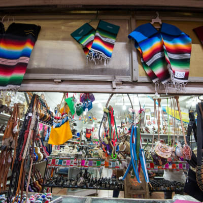 Meksikolaisia villakankaita, joiden kuosit muotisuunnittelija Carolina Herreran väitetään kopioineen. 
