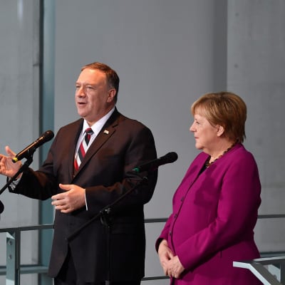 Yhdysvaltain ulkoministeri Mike Pomeo ja Saksan liittokansleri Angela Merkel