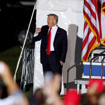 Donald Trump vid ett kampanjtillfälle i Wellington i Ohio. 