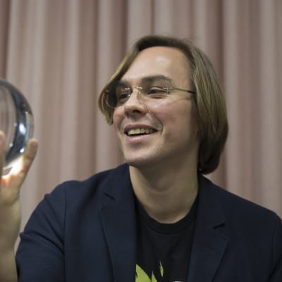 Mikko Dufva ja kristallipallo