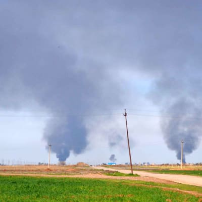 Oljekällor i brand i närheten av Kirkuk i januari 2015.