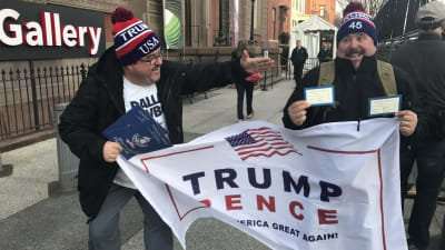 Trumpanhängarna Michael (t.v.) och Mark Gladden.