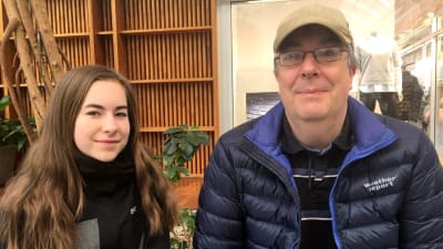 Pappa Ulf Ängsås och dottern Matilda från Falun tillbringar påsken i Vasa.