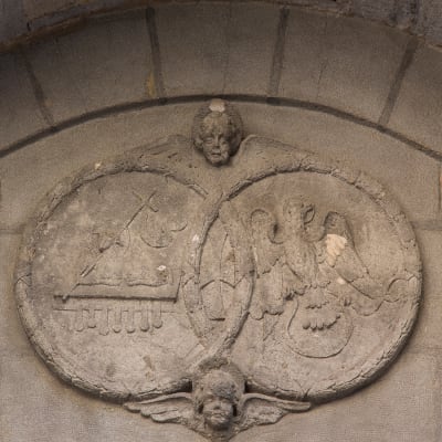 Indoarjalaiset ympyrät. Pyhän Jaakon kirkko Bilbaossa, julkisivu 1600-luvulta, tekijää ei tunneta.