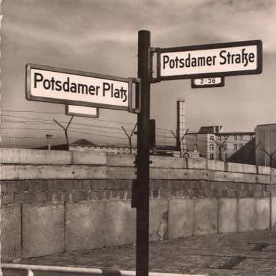 Potsdamer Platz i Berlin under Berlinmurens tid