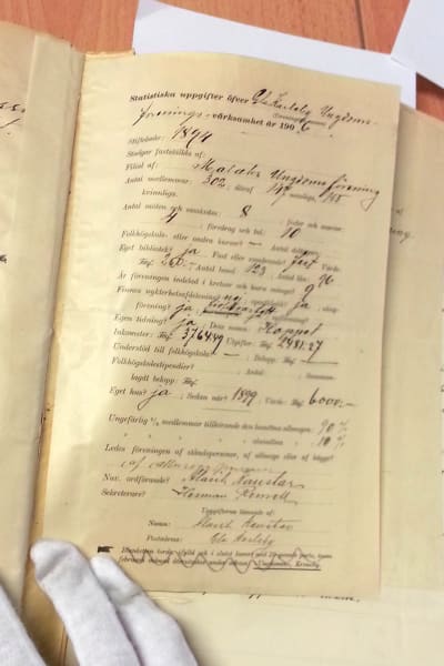 Gamlakarleby ungdomsförenings rapportblankett från år 1906.