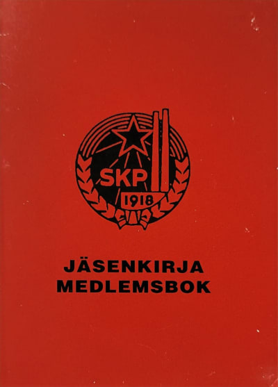 En bild på Finlands kommunistiska partis medlemsbok