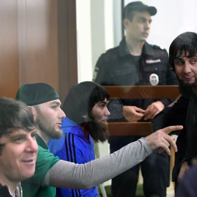 Vasemmalta Tamerlav Eskerhanov, Shadid Gubashev ja Anzor Gubashev ja oikealla Zaur Dadajev.