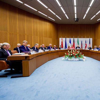 Näkymä YK:n toimistoon Wienissä, Itävallassa, jossa Iranin edustajat sekä kuuden suurvallan (USA, Iso-Britannia, Venäjä, Saksa, RAnska, Kiina) ulkoministerit tapasivat ydinsopimuksen merkeissä 14. heinäkuuta.