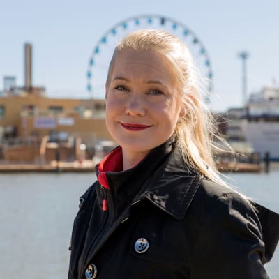 Emilia Lahti tutkii sisua itsensä ylittämisen välineenä.