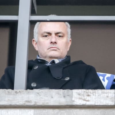 José Mourinho säger att han snart tränar ett lag igen.