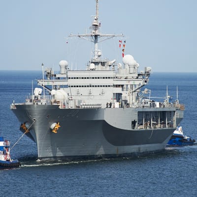 USS Mount Whitney Gdanskissa vuonna 2016