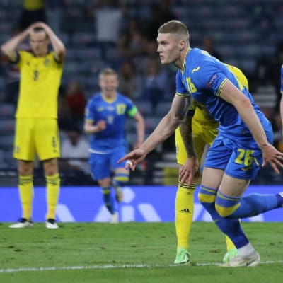 Artem Dovbyk gjorde segermålet för Ukraina.