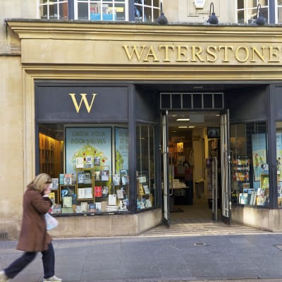 Waterstone's -kirjakauppaketjun myymälä Exeterissa, Iso-Britanniassa.