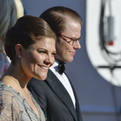 Ruotsin kruununprinsessa Victoria ja prinssi Daniel valokuvattuna kesäkuussa Tukholmassa.