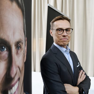 Euroopan investointipankin varapääjohtaja Alexander Stubb mediatilaisuudessa Helsingissä 22. lokakuuta.