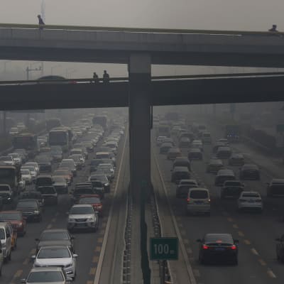 Ilmansaasteita Pekingissä huhtikuussa 2016.