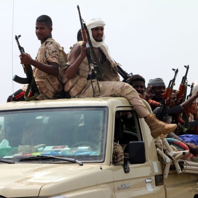 Sudanilaisjoukkoja kuvattuna Hodeidan satamakaupungin lähettyvillä Jemenissä kesäkuussa 2018.