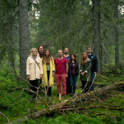 Puuoopperan kuoro metsän keskellä