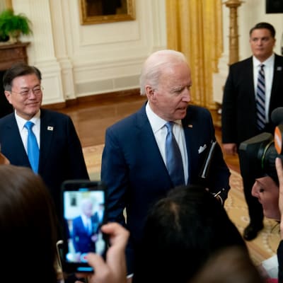  Biden ja Moon pitivät Valkoisessa talossa yhteisen lehdistötilaisuuden keskustelujensa päätteeksi.